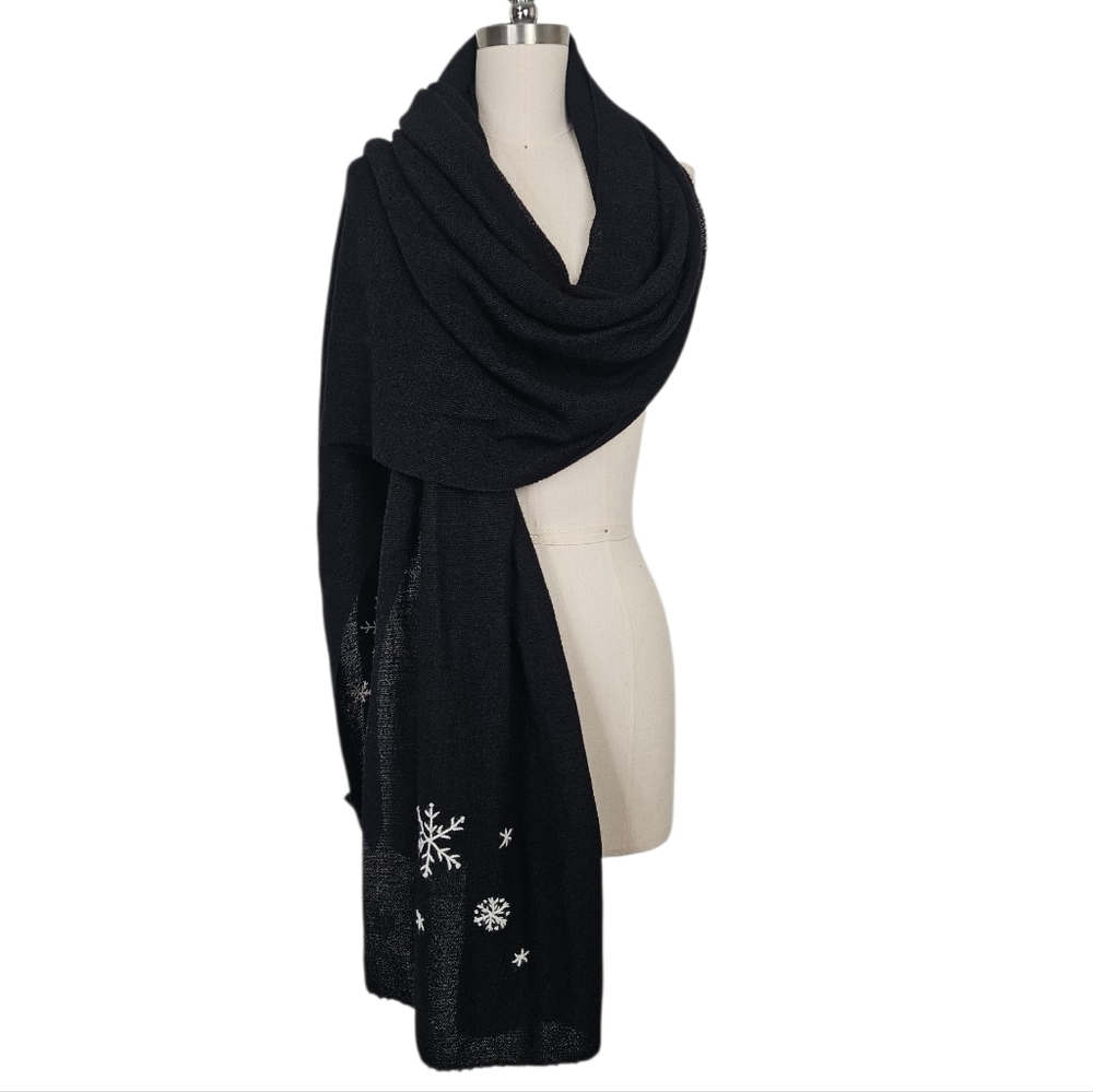 Alpaca International Baby Alpaca The Alaska Snowflake Shawl Scarf in Black